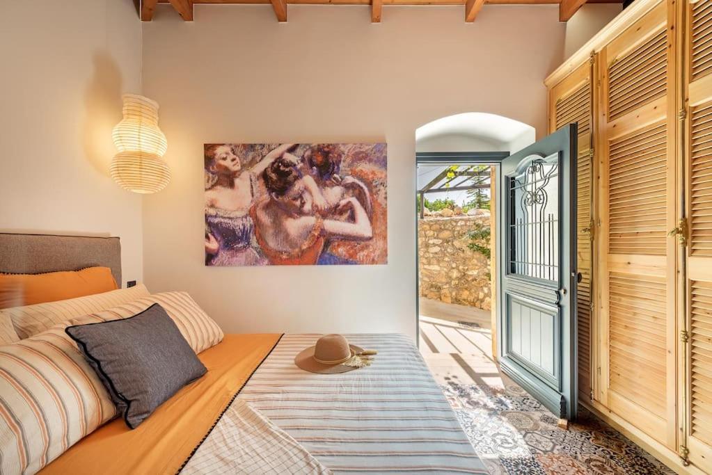 Villa Aiolia Kondoyenádha エクステリア 写真