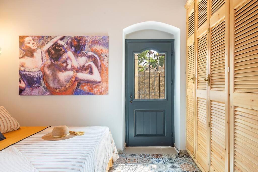 Villa Aiolia Kondoyenádha エクステリア 写真