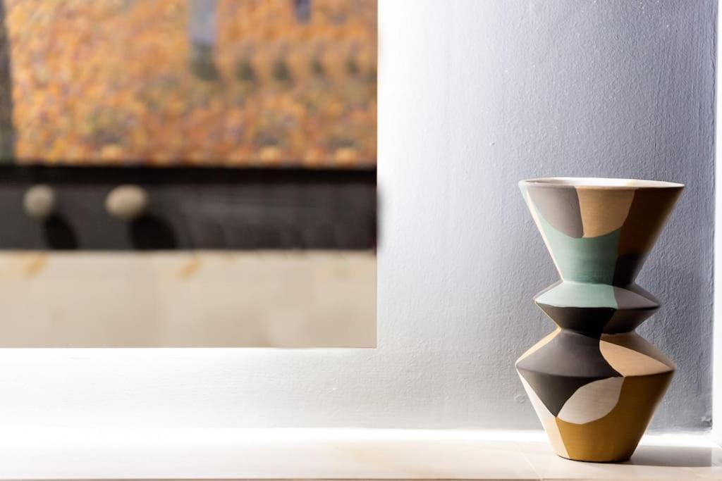 Villa Aiolia Kondoyenádha エクステリア 写真